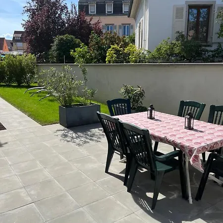 De Prestige Au Centre Climatise Avec Jardin Prive Apartamento Colmar