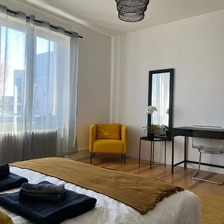 Lägenhet De Prestige Au Centre Climatise Avec Jardin Prive *