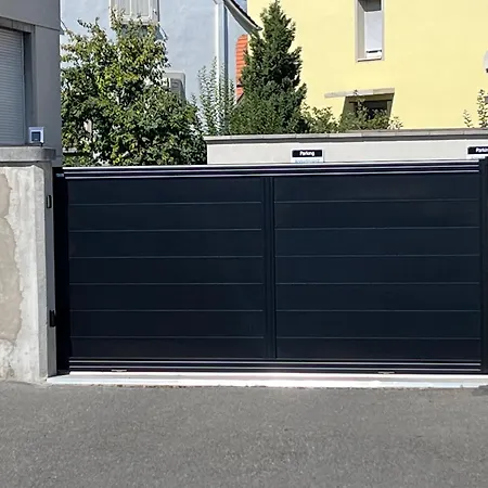 De Prestige Au Centre Climatise Avec Jardin Prive 아파트 *
