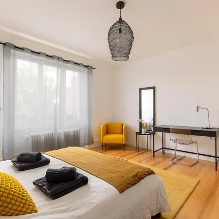 Апартаменты De Prestige Au Centre Climatise Avec Jardin Prive