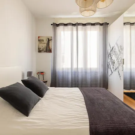 Lägenhet De Prestige Au Centre Climatise Avec Jardin Prive *