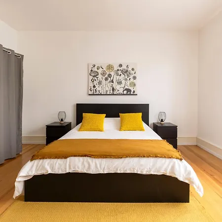 De Prestige Au Centre Climatise Avec Jardin Prive