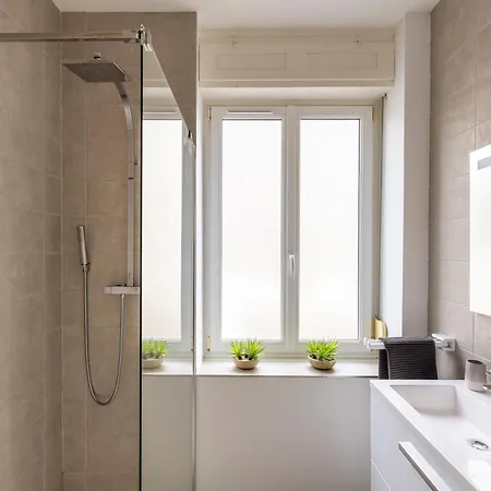 아파트 De Prestige Au Centre Climatise Avec Jardin Prive *