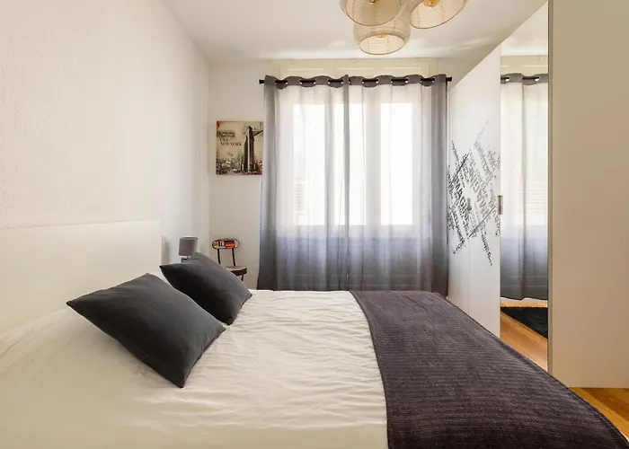 Lägenhet De Prestige Au Centre Climatise Avec Jardin Prive *