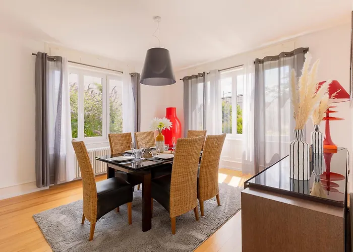 Lägenhet De Prestige Au Centre Climatise Avec Jardin Prive